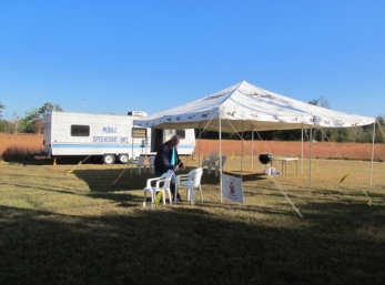 KC5VQF helps with set up.