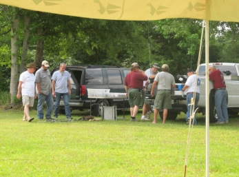 Everyone heading to Jeff N9OKV truck to see his junk